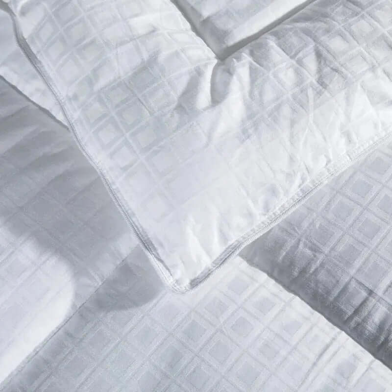 All-Season Down Alternative Comforter designed to bring the luxury-Allen Cozy Haven Store