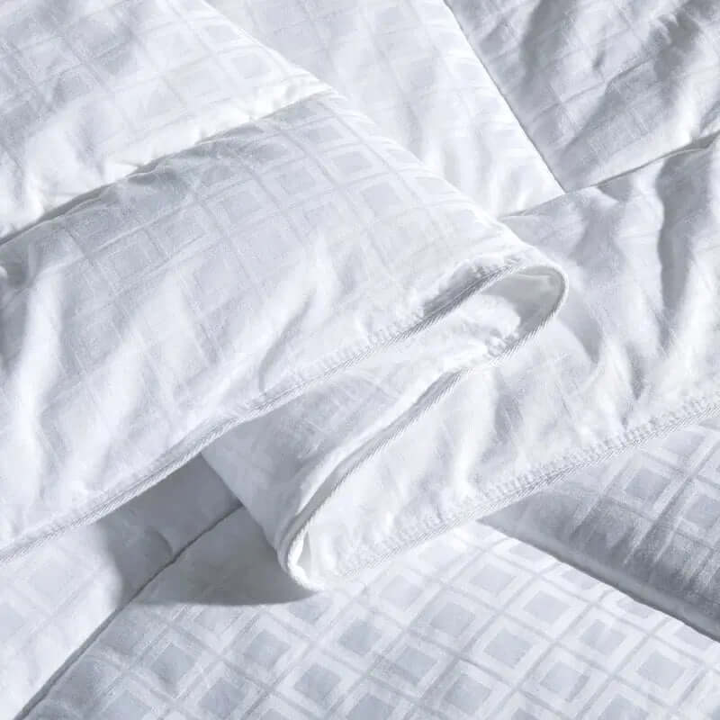 All-Season Down Alternative Comforter designed to bring the luxury-Allen Cozy Haven Store