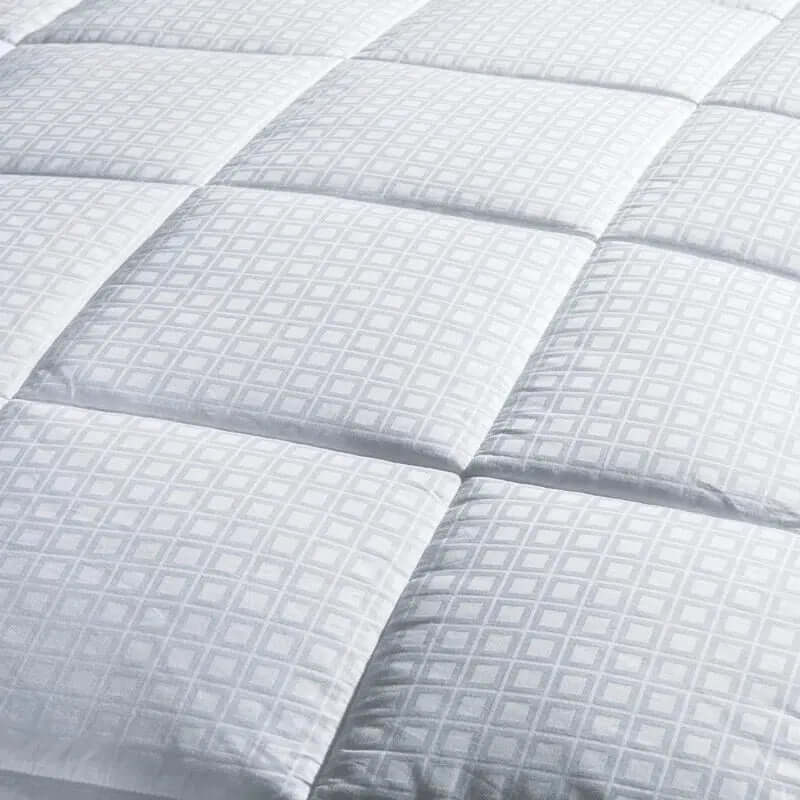 All-Season Down Alternative Comforter designed to bring the luxury-Allen Cozy Haven Store